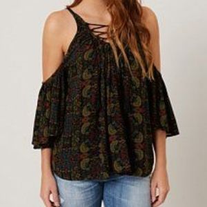 Super sexy Cold Shoulder Top